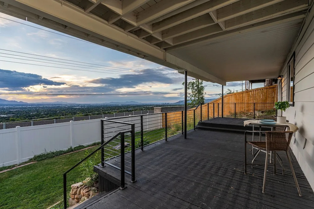Millcreek Villa: Scenic Fun & Games Getaway! 5 Bedroom Home by RedAwning
