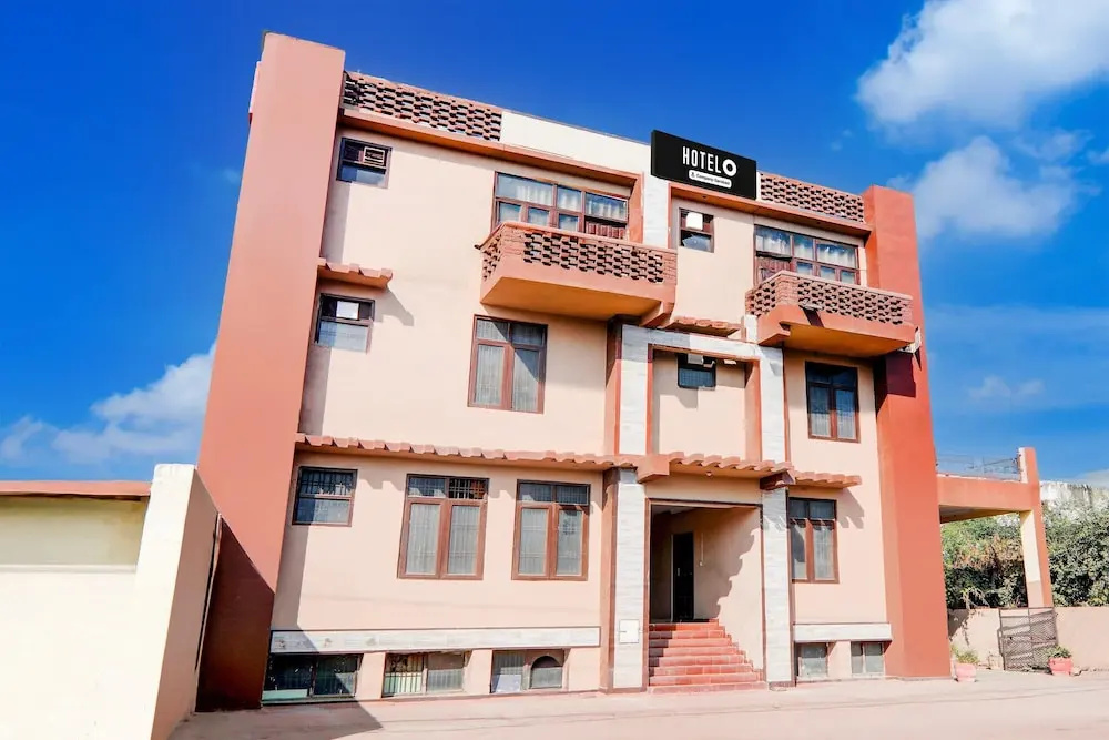 Classic With Balcony Sharda Nagar