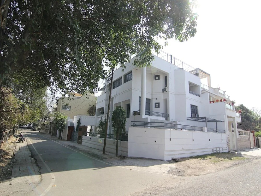 Serenity Stay 2 by OYO Rooms