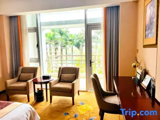 Standard Double room with lake view (full double bed)