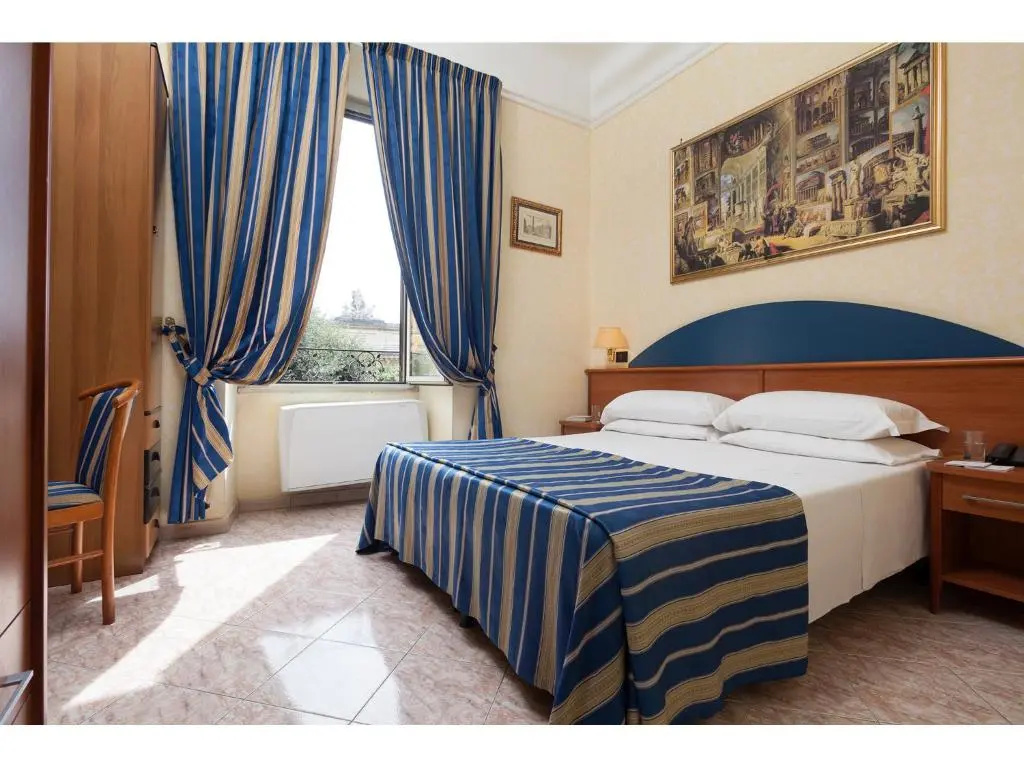 Double room (full double bed)