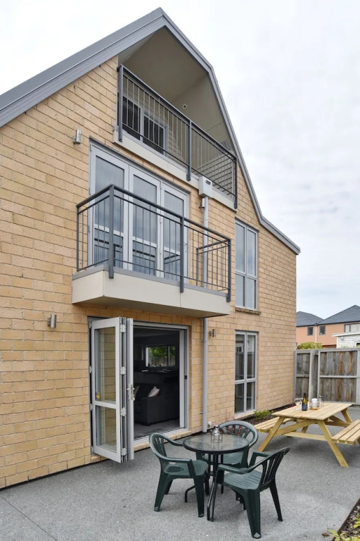 Regents 94B - Christchurch Holiday Homes