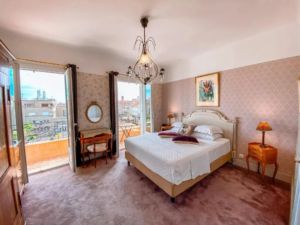 Superior Double room with balcony (full double bed)