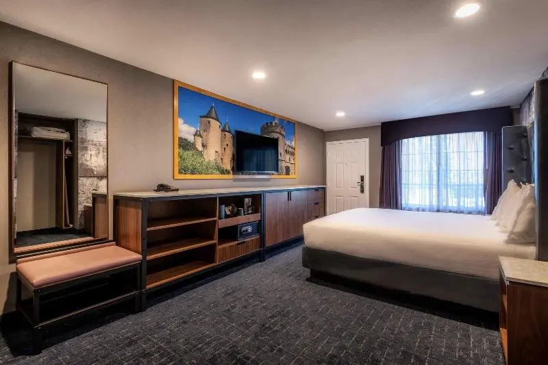 Anaheim Camelot Inn & Suites - Chambres