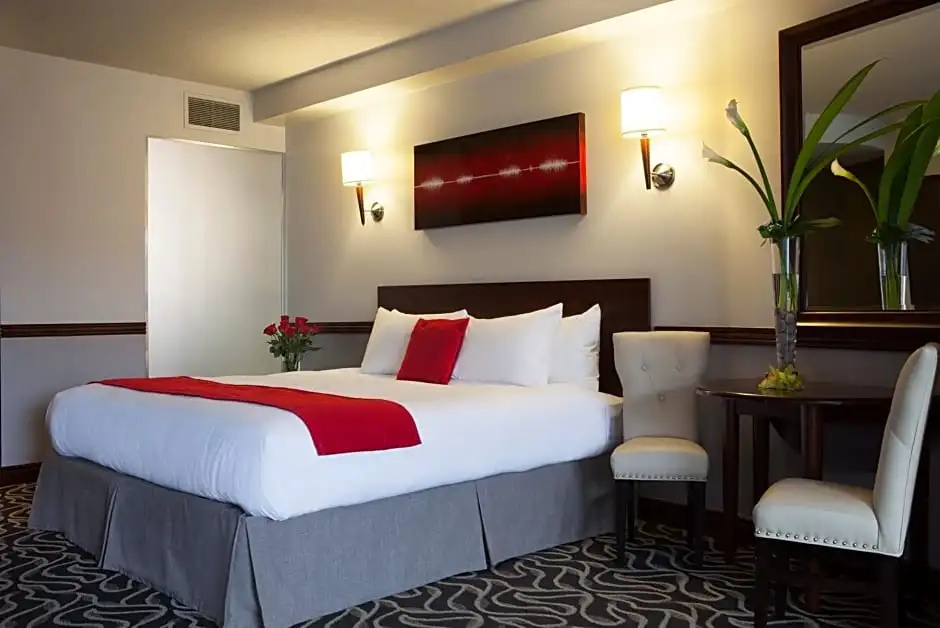 Suite with balcony
