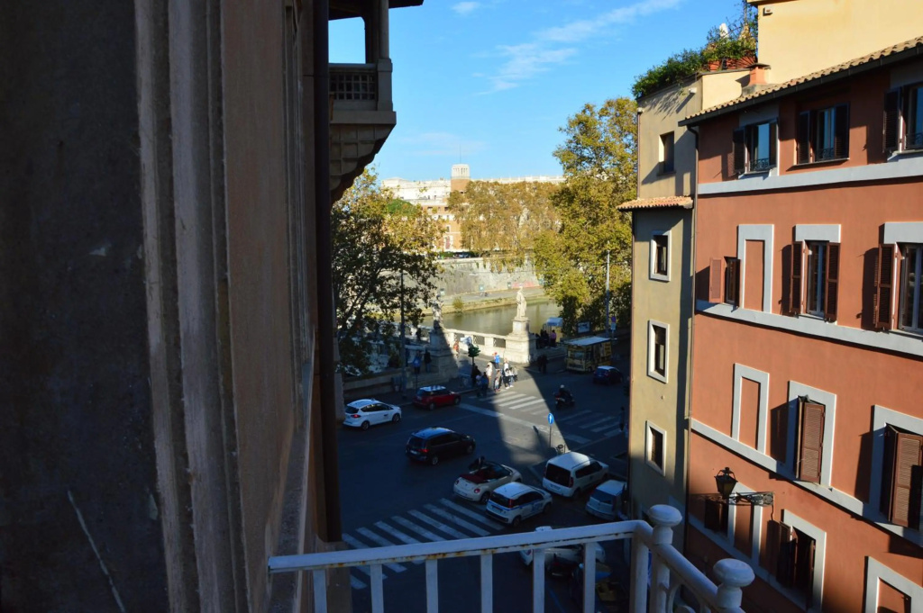 Una finestra su Castel Sant'Angelo