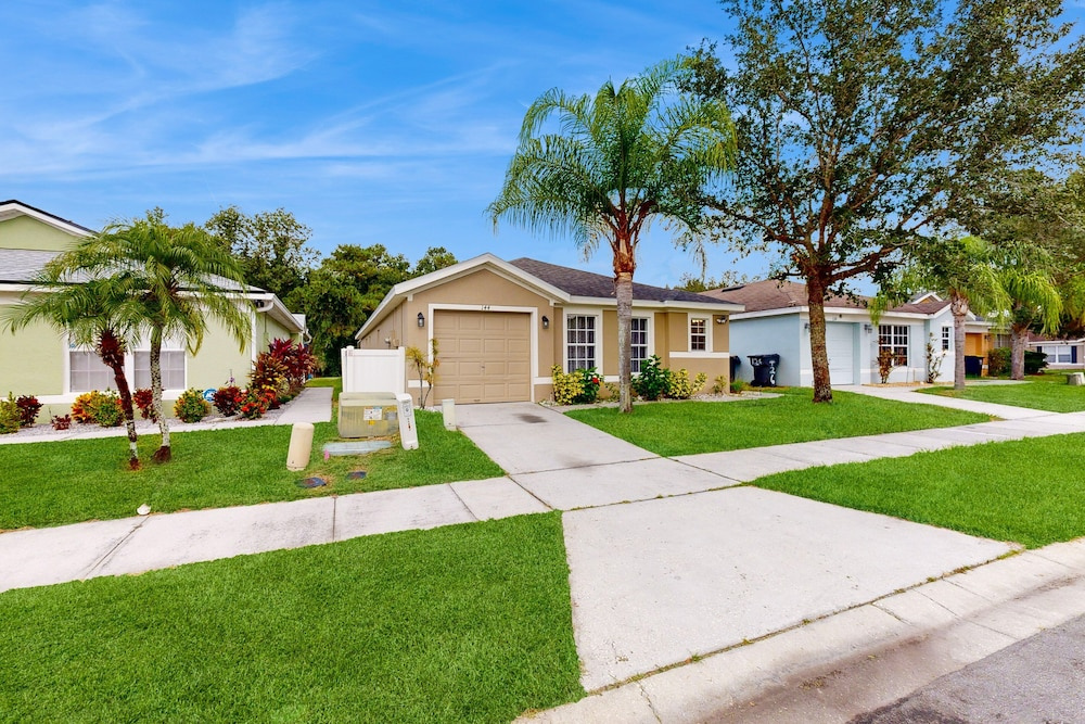Dog-friendly, Private Pool , Central AC, Full Kitchen, Wifi, Snow-bird Friendly