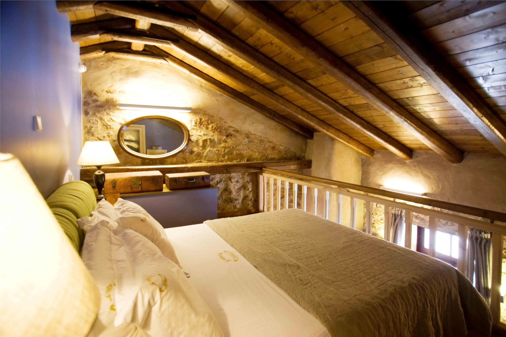Superior Double Duplex room (full double bed)
