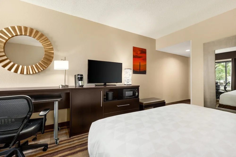 Holiday Inn Washington-Dulles International Airport by IHG - Chambres