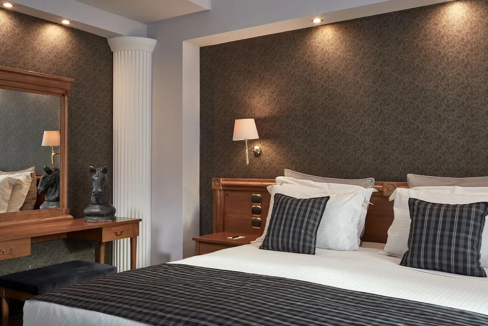 1 Bedroom Grand Suite with city view