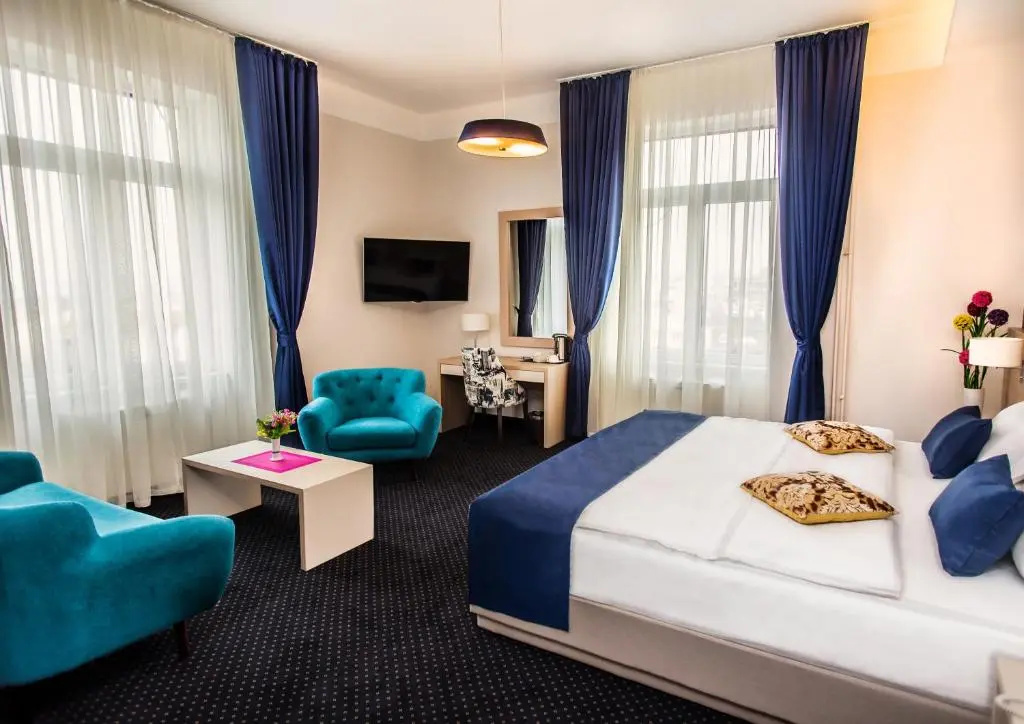 Executive Double room (full double bed)