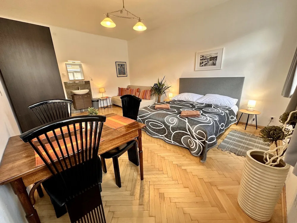 Economy Quadruple room
