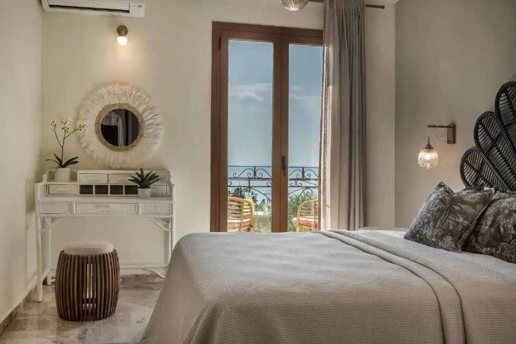 Superior Double room with sea view (full double bed)