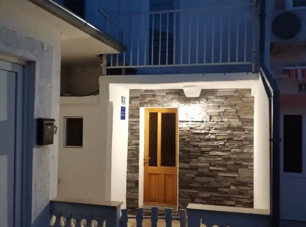 Apartment Leo Povile