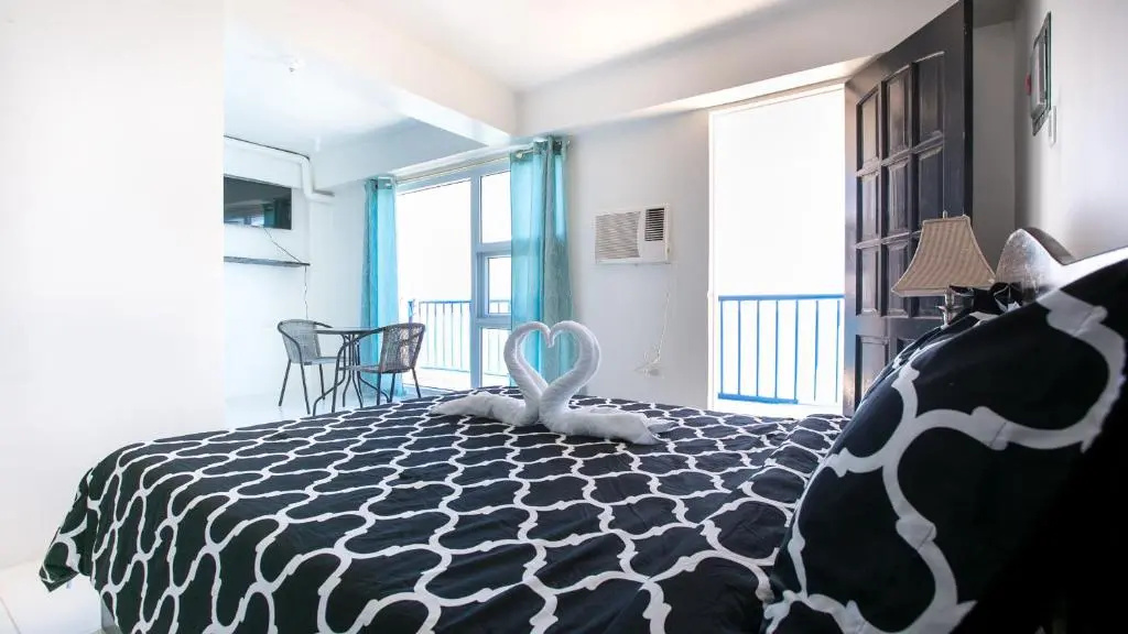 Deluxe Double room with balcony and with sea view (full double bed)