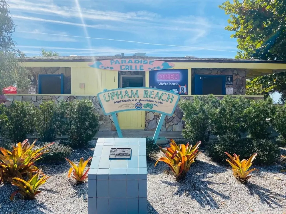 St Pete Upham Beachfront Pool Wifi Parking 6800