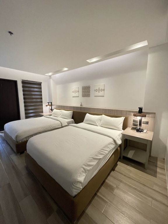 Standard room with pool view