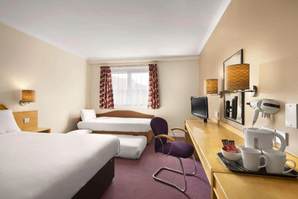 Quadruple room