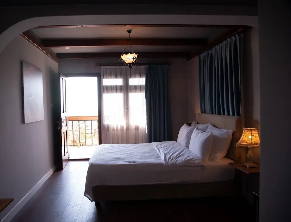 Superior Double room with balcony and with sea view (full double bed)