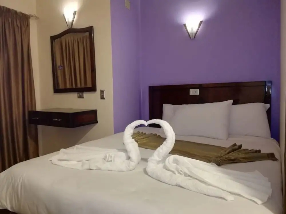 Deluxe Single room with balcony (single bed)