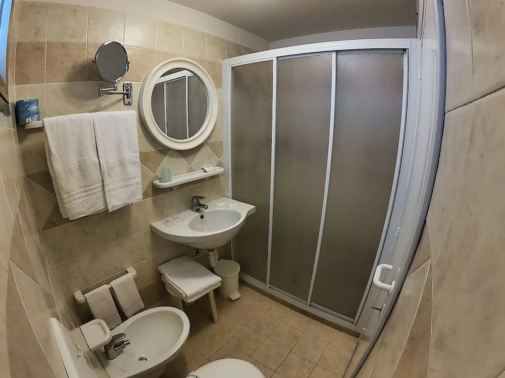 Comfort Double room (full double bed)