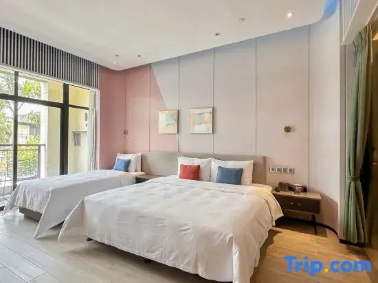 Standard Triple Family room with balcony