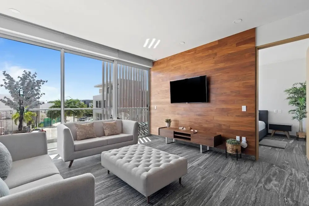 4 Bedrooms Apartment with balcony