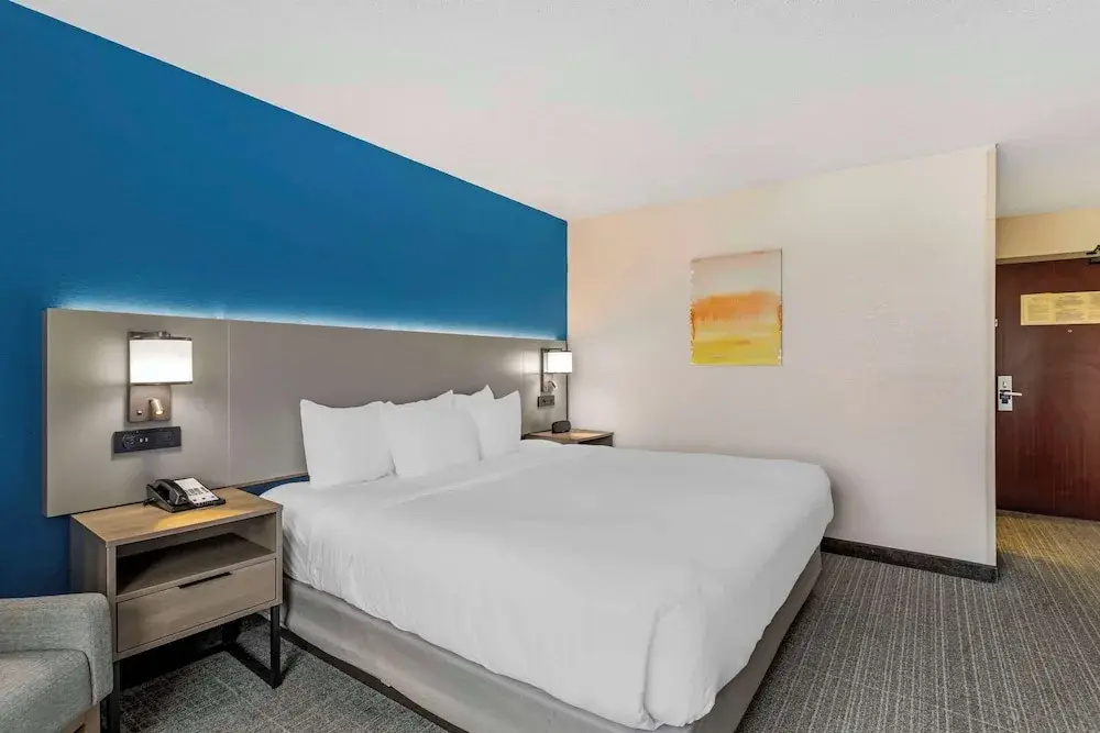 Standard Double room (full double bed)