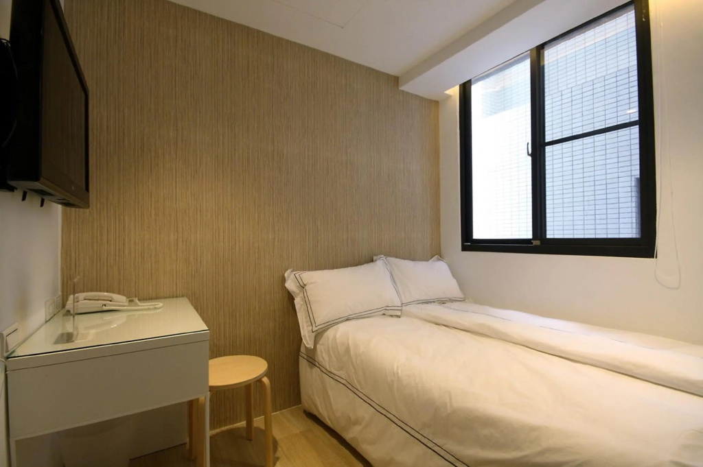 Mini West Hotel