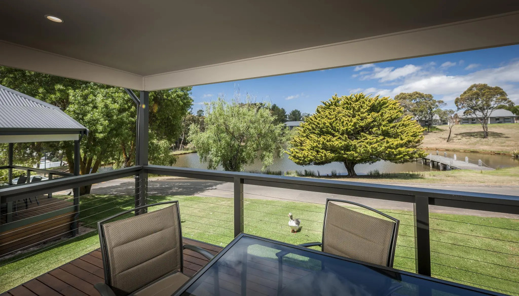 湖景三臥房豪華四人別墅