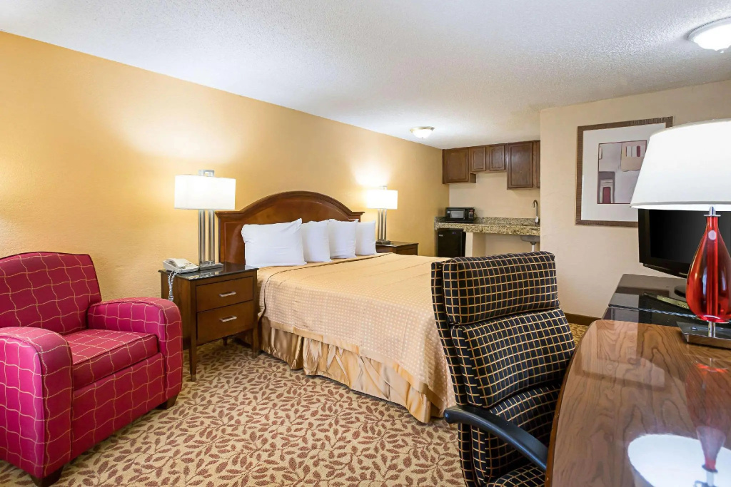 Standard Double room (full double bed)