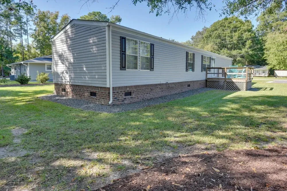 Supply Cottage w/ Deck < 2 Mi to the Beach!