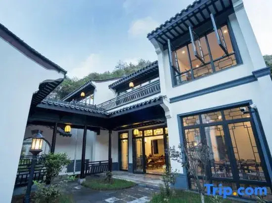 Luoman Shijia Homestay