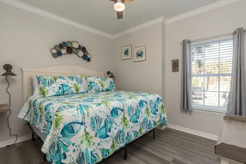 Wave Loud - Full Unit - Perfect For Two Families - Ground Floor - Heated Outdoor Pool 4 Bedroom Condo by RedAwning