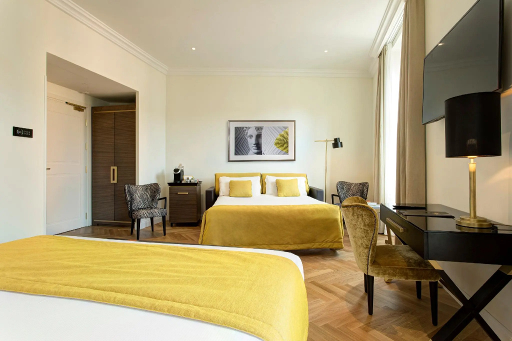 Standard Quadruple room