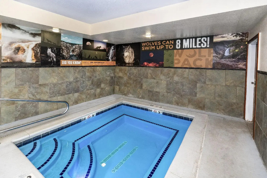 Gray Wolf Inn & Suites - Général