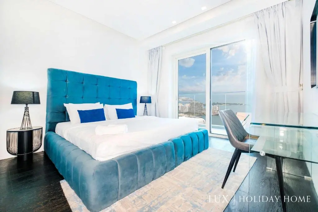 LUX - Lavish Suite with Full Palm Jumeirah View 2 — фото