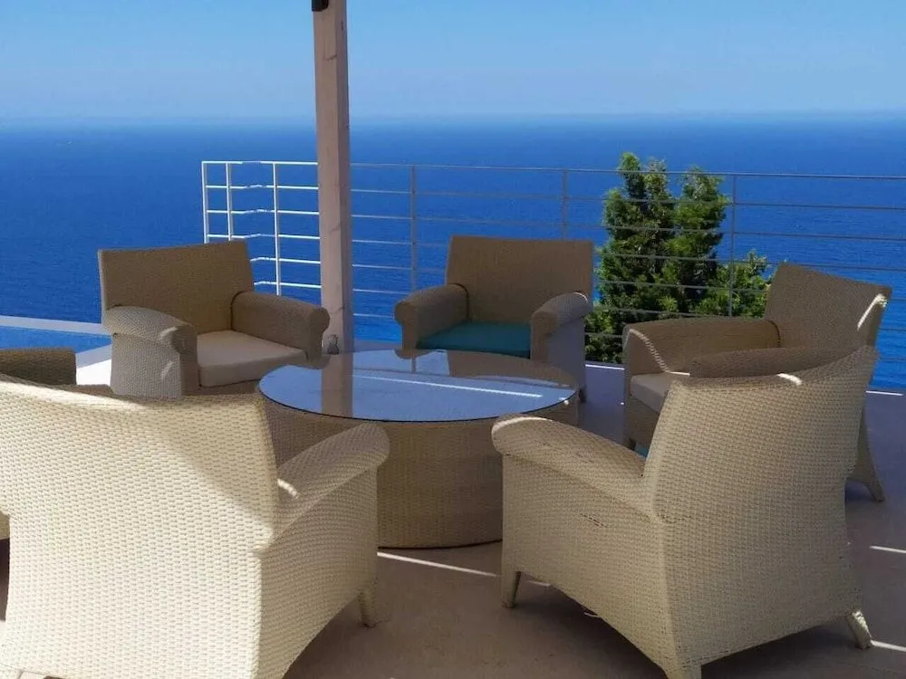 Okeanos Vine Villa