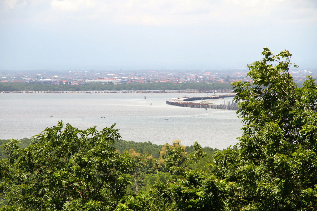 Beach & Waterfront
