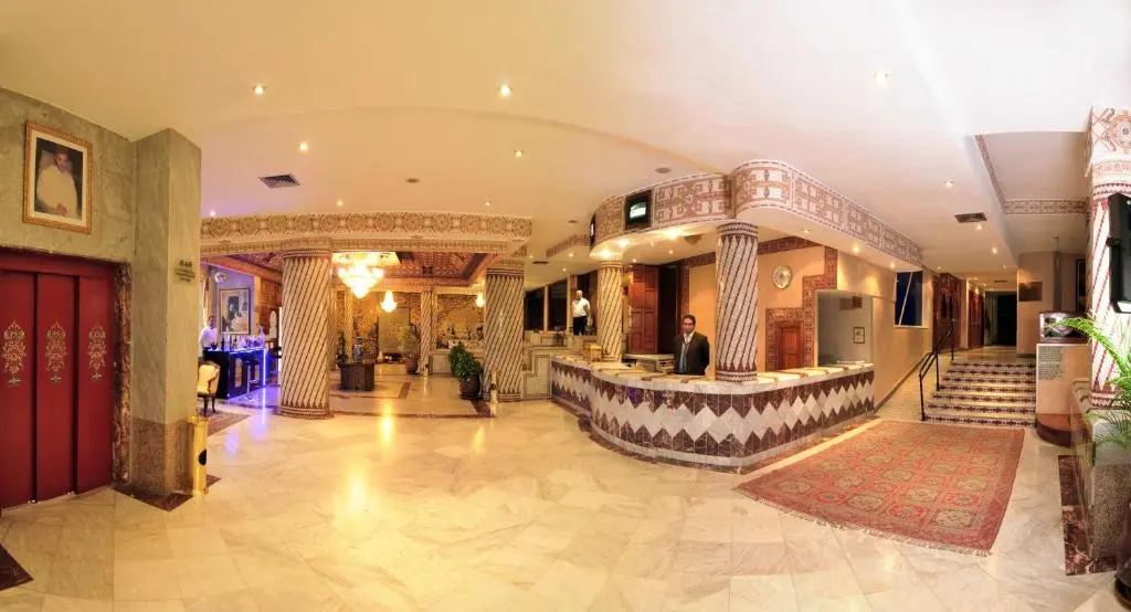 Lobby & Reception