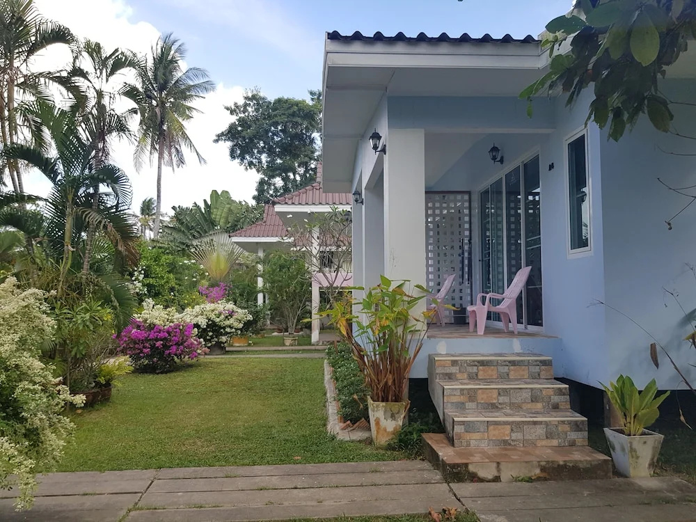 Superior Double Bungalow with partial sea view (full double bed)
