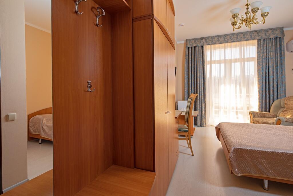 Отель круиз на серафимовича геленджик