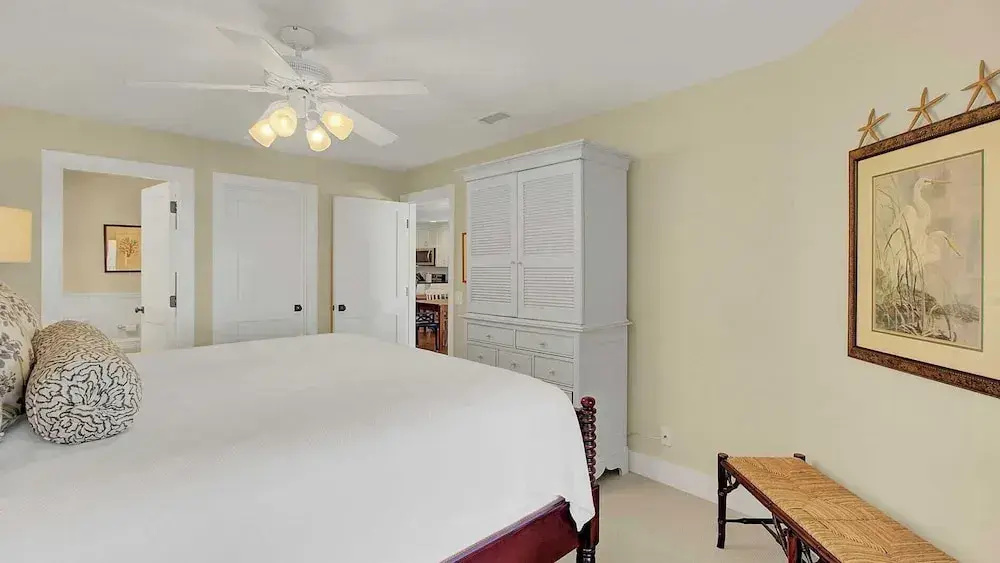 417 Seascape by Avantstay Beachfront Condo w/ Communal Pool Access