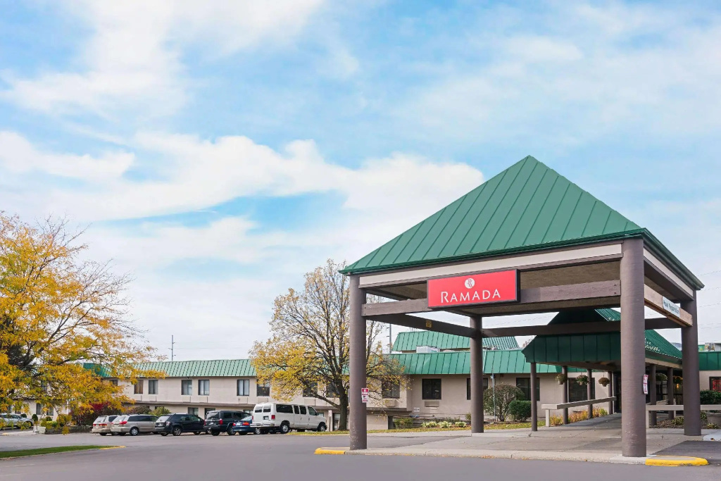 Ramada Hotel & Conference Center by Wyndham Plymouth - Chambres