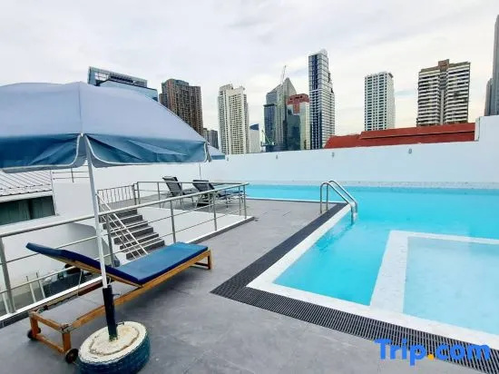 Short-Term Rental Allowed - 2B Downtown BKK Serviced Apartment