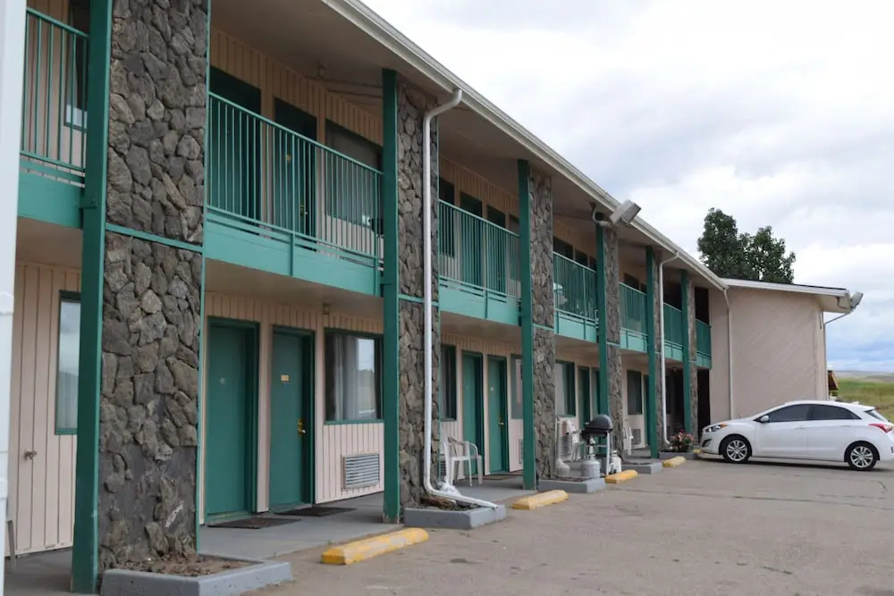 Travelers Inn & Suites