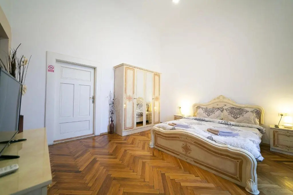 Boul Rosu Residence - Chambres