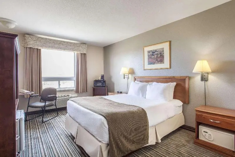 Double Suite (full double bed)