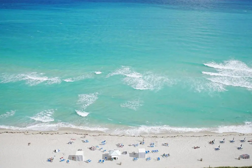 2 Bedrooms Penthouse Suite with balcony and oceanfront