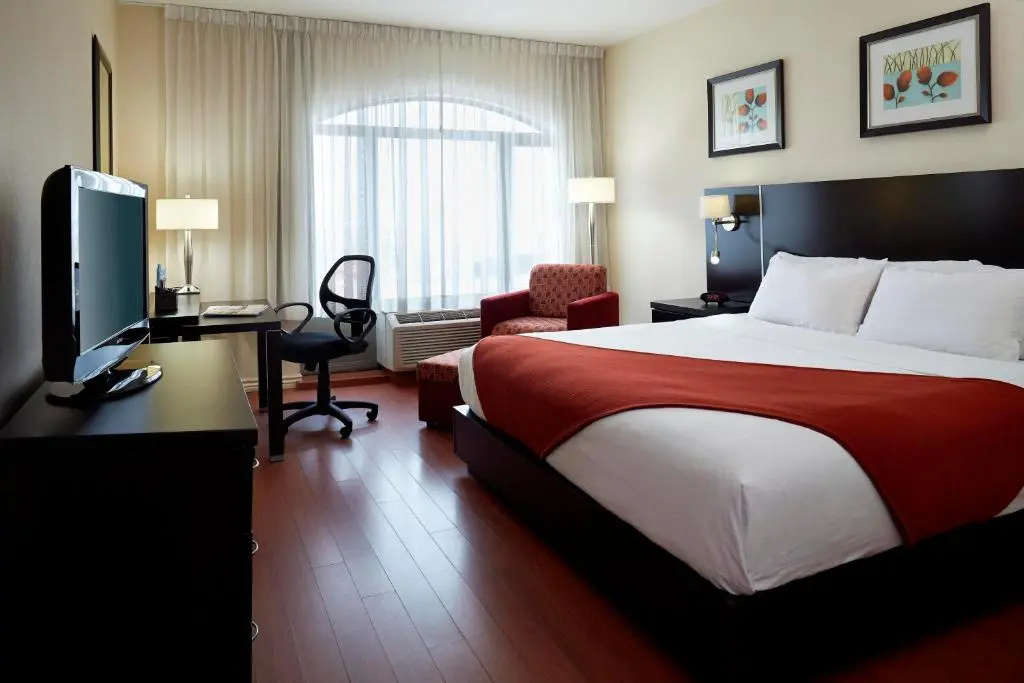 Holiday Inn & Suites Montreal Airport by IHG - Chambres